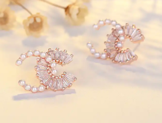Luxury Fashion Crystal Pearl Earrings - Alphabet C